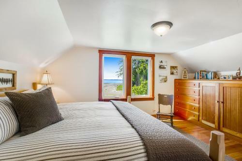 Buzz & Christa's Beach House