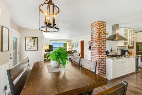 Buzz & Christa's Beach House