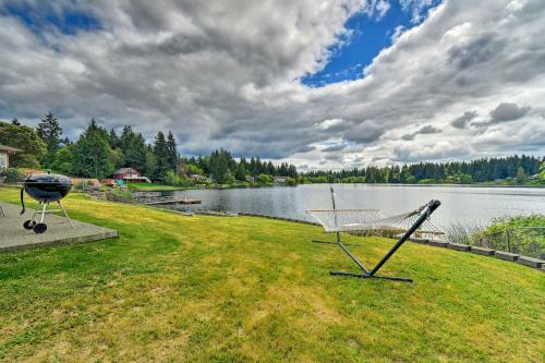 Stylish Olympia Home With Private Boat Dock!