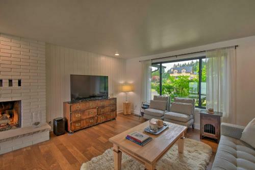 Stylish Olympia Home With Private Boat Dock!