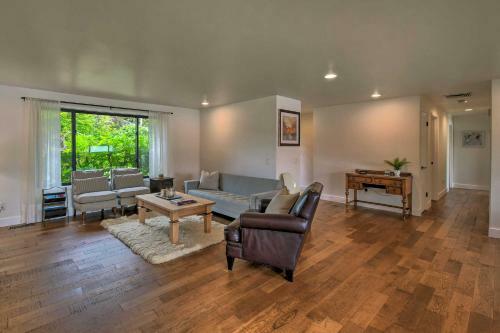 Stylish Olympia Home With Private Boat Dock!
