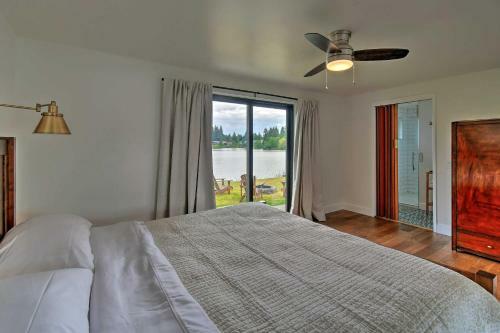 Stylish Olympia Home With Private Boat Dock!