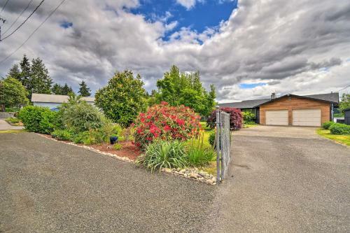 Stylish Olympia Home With Private Boat Dock!