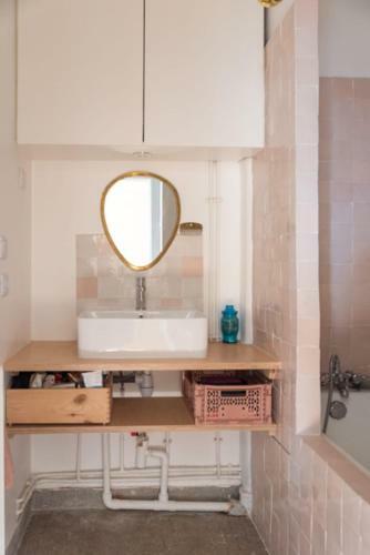 Charming And Bright Apartment Close To Paris