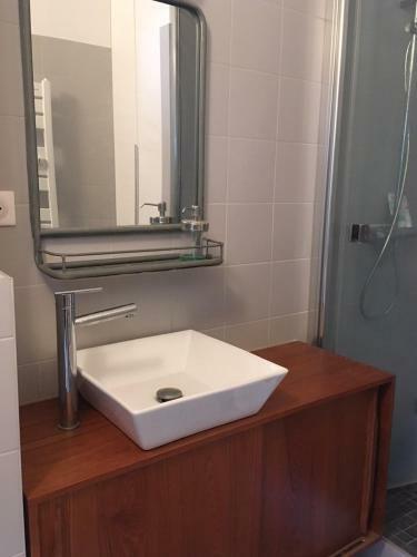 Apartamento Superb Appt With Terrace Located In Montreuil