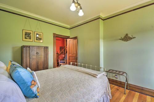Historic, Victorian Villa With Park On-site