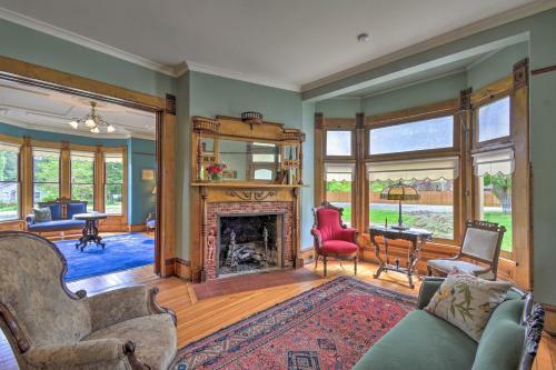 Historic, Victorian Villa With Park On-site
