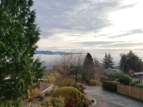 *lake View*centrally Located*fast Wifi