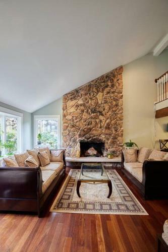 *lake View*centrally Located*fast Wifi