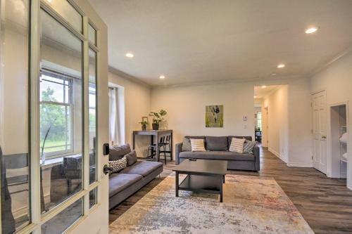 Island Gem With Shared Fire Pit, 3 Mi To Beach!