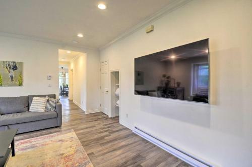 Island Gem With Shared Fire Pit, 3 Mi To Beach!