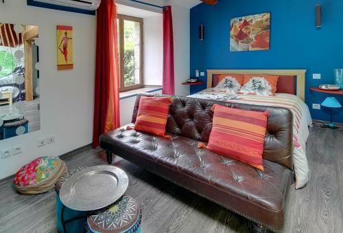 Hostal Lesoleilo
