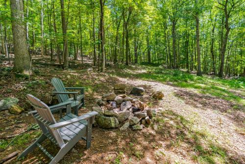 Secluded Cabin W Screened-in Porch River Access