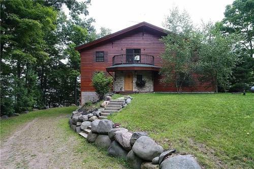 Round House On Round Lake