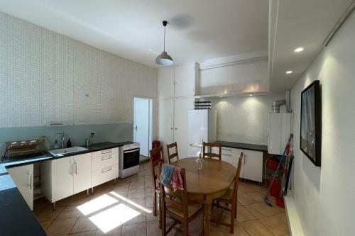 Very Spacious Apartment In The Heart Of Downtown