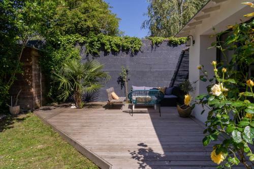 Charmante Maison De Plain-pied Et Son Jardin Fleuri