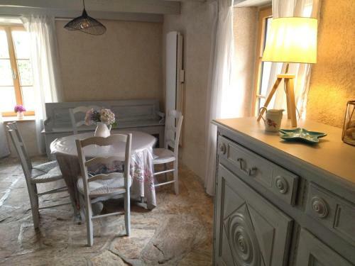 Chaumi�re Typique Proche Plage 1-4pers Ty Plouz