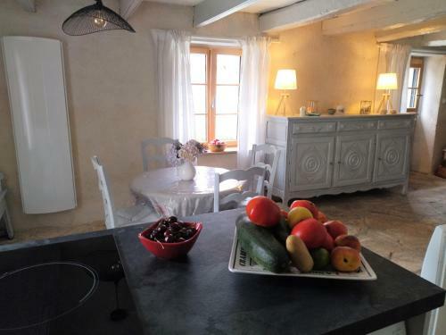 Chaumi�re Typique Proche Plage 1-4pers Ty Plouz