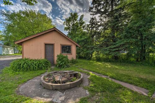 Sunny Superior Home - Swim, Hike, And Explore!
