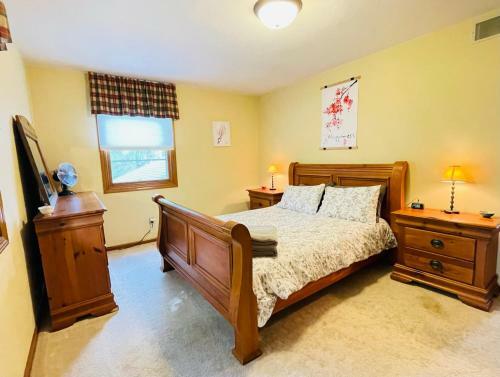 Lake Lorraine Home With Private Dock And Hot Tub!