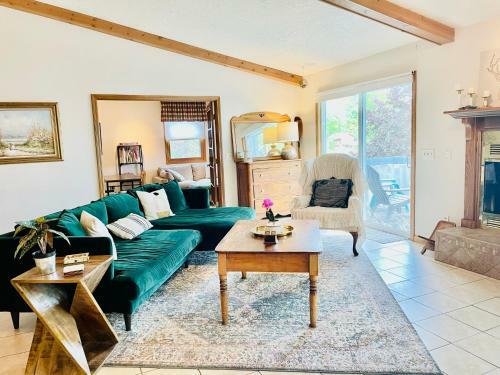 Lake Lorraine Home With Private Dock And Hot Tub!