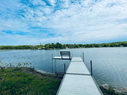 Lake Lorraine Home With Private Dock And Hot Tub!