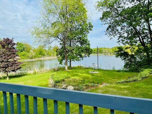 Lake Lorraine Home With Private Dock And Hot Tub!