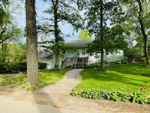 Lake Lorraine Home With Private Dock And Hot Tub!