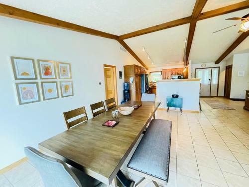 Lake Lorraine Home With Private Dock And Hot Tub!