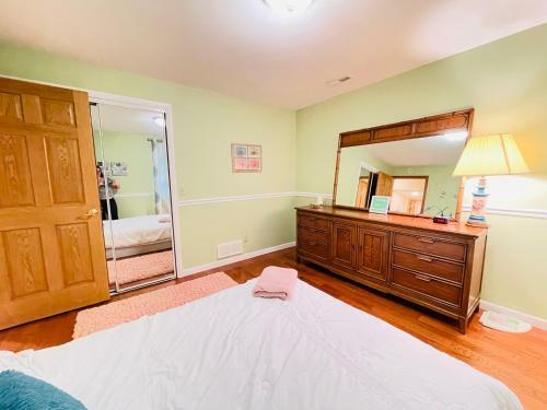 Lake Lorraine Home With Private Dock And Hot Tub!