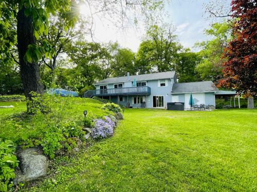 Lake Lorraine Home With Private Dock And Hot Tub!
