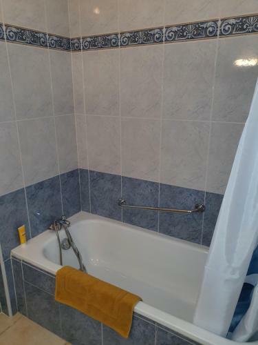 Hostal Entre Ar�nes Et Maison Carr�e