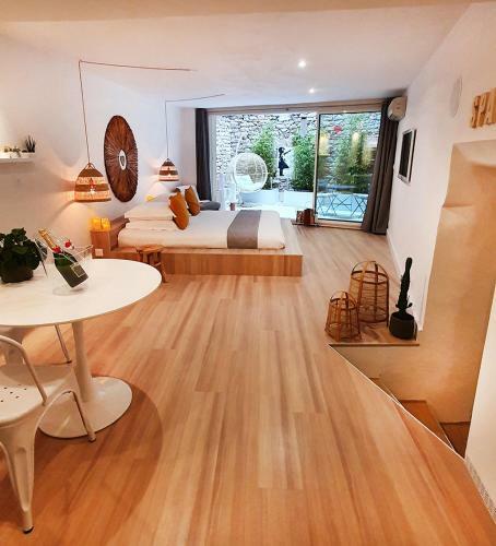 Bed & Breakfast Suite 6