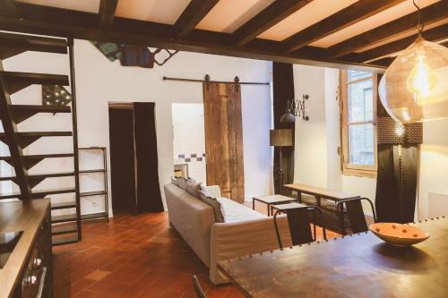 Apartamento Une Nuit � N�mes - Loft � La Maison Carr�e