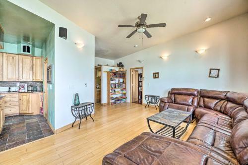 Lakefront Home With Waterslide And Trampoline!