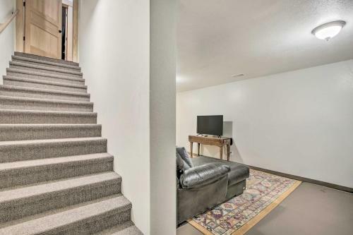 Idyllic Gem Screened Porch, Half Mi To River!