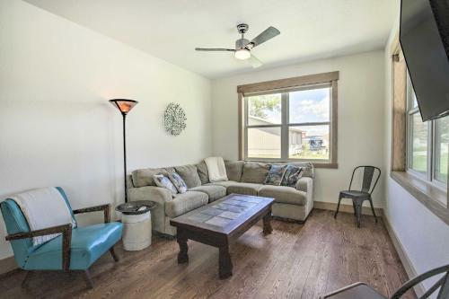 Idyllic Gem Screened Porch, Half Mi To River!