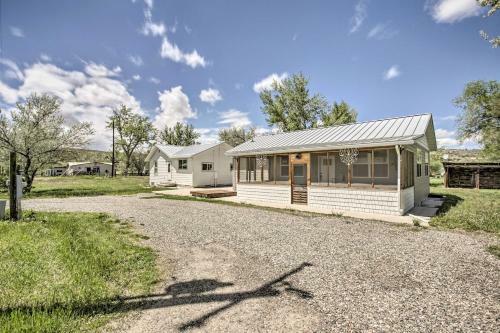 Idyllic Gem Screened Porch, Half Mi To River!