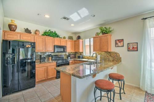 Chic Anthem Home With Patio Hike, Golf, Relax!