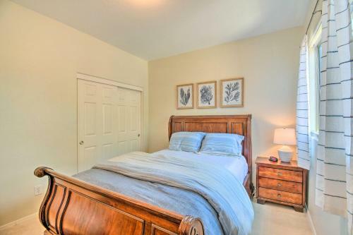 Chic Anthem Home With Patio Hike, Golf, Relax!