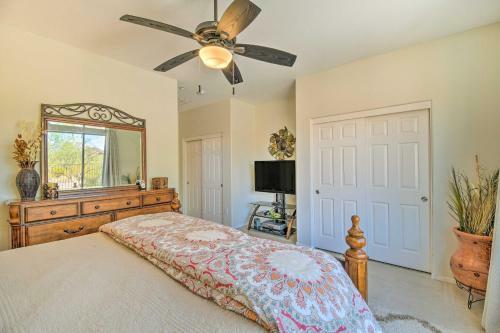Chic Anthem Home With Patio Hike, Golf, Relax!