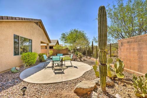 Chic Anthem Home With Patio Hike, Golf, Relax!