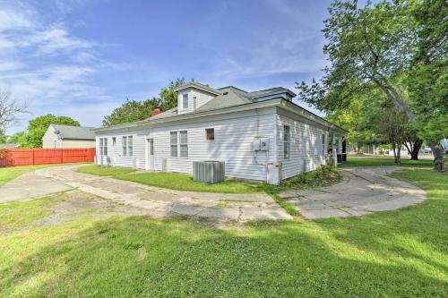 Hampton Sanctuary With Fire Pit And Fenced Yard!