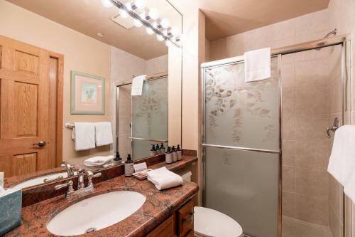 Apartamento Townsend Place B103 Condo