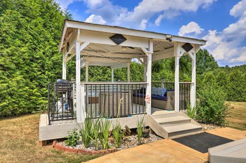 Beautiful Hampton Home With Gazebo And Backyard!