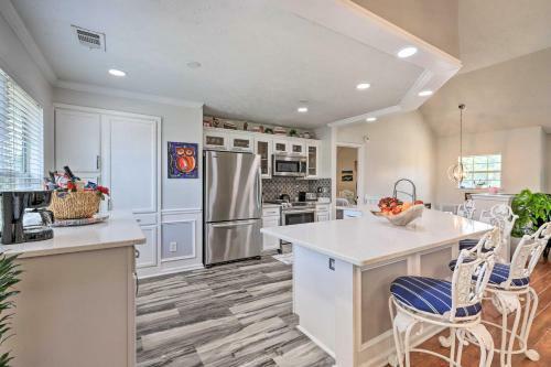 Beautiful Hampton Home With Gazebo And Backyard!
