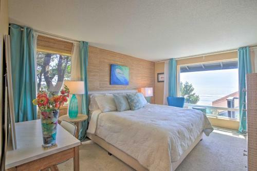 Pacific Penthouse Retreat With Ocean Views!