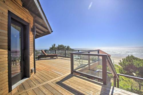 Pacific Penthouse Retreat With Ocean Views!