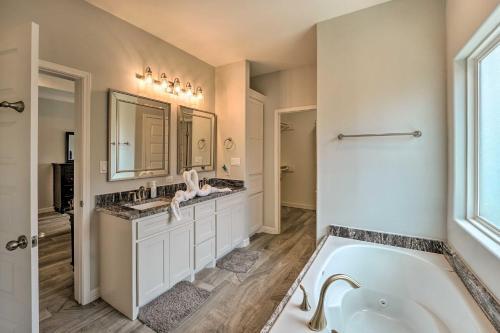 Sleek Corpus Christi Getaway With Private Pool!