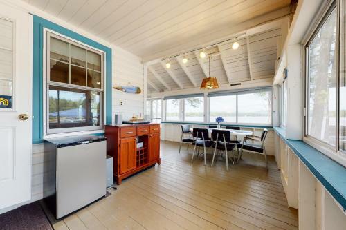 Lake House Retreat